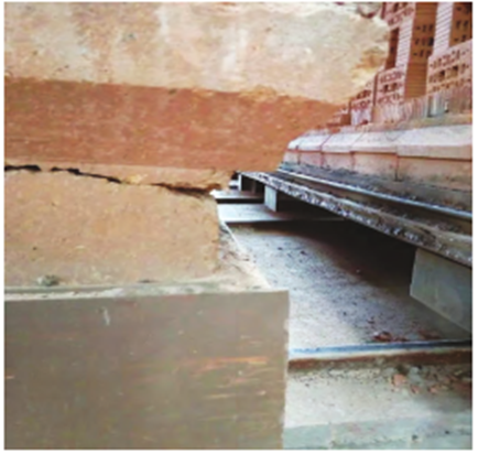 窑车的框砖和角砖被顶歪顶坏